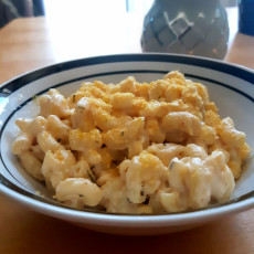 A bowl of mac n cheese